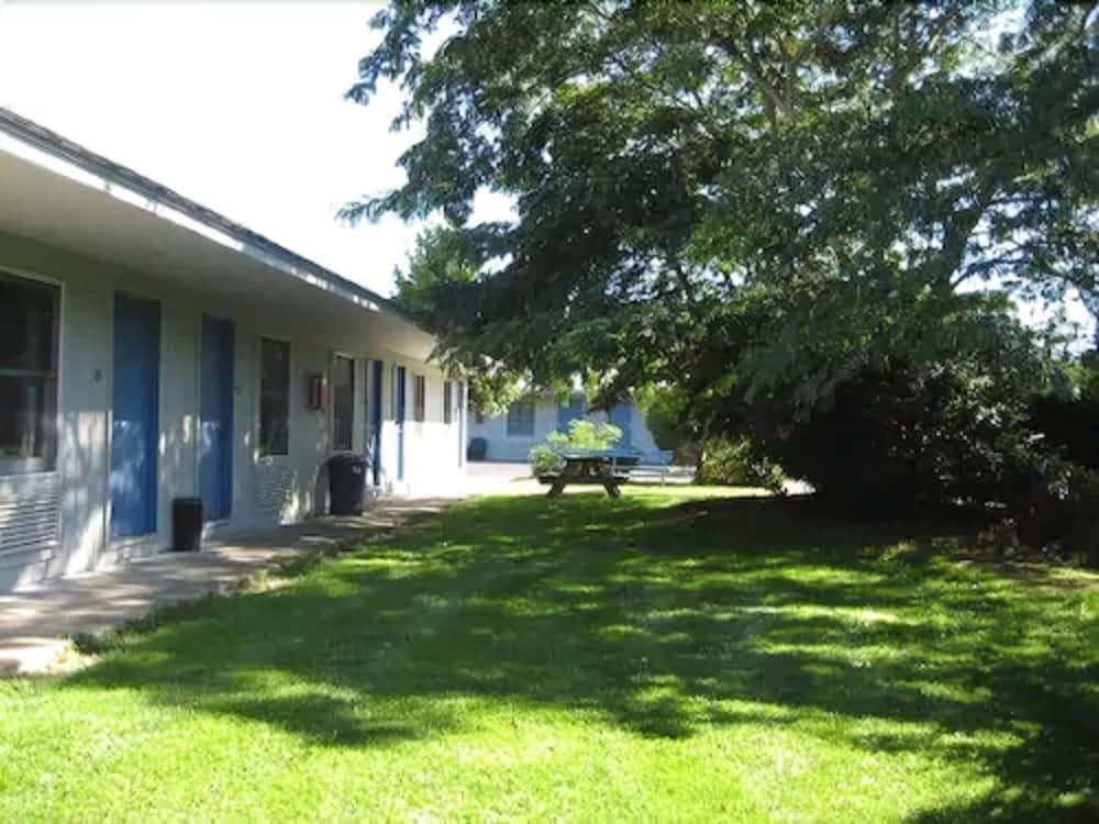 Captains Quarters Motel & Conference Center Eastham Exterior photo